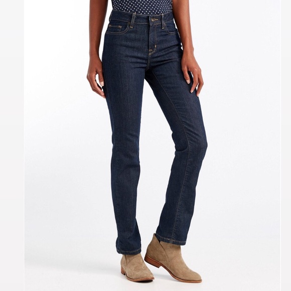 L.L. Bean Denim - L.L. BEAN CLASSIC FIT STRAIGHT LEG JEANS 10R BLUE